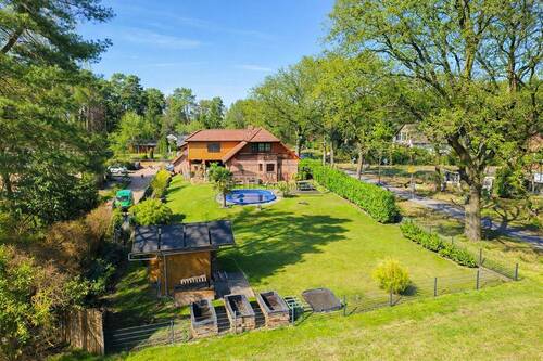 Traumhafter Garten - 5 Zimmer Mehrfamilienhaus, Wohnhaus zum Kaufen in Barum