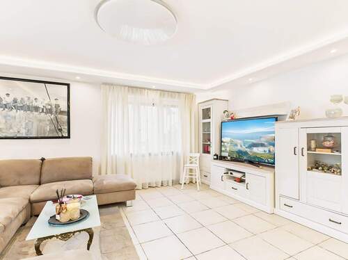 Wohnzimmer - Etagenwohnung mit 94,00 m² in Waiblingen-Hohenacker zum Kaufen