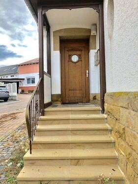 Hauseingang - 3 Zimmer Etagenwohnung zur Miete in Meisenheim