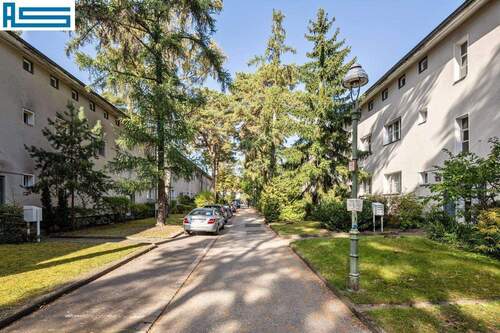 Begrünter Eschershauser Weg - Wohnen im Grünen: Bezugsfreie Wohnung mit Loggia in attraktiver Lage von Berlin-Zehlendorf