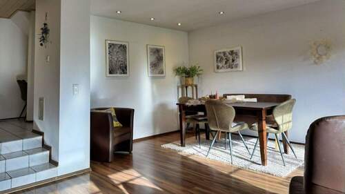 Wohnzimmer - Doppelhaushälfte mit 111,00 m&sup2; in Mönchengladbach zum Kaufen