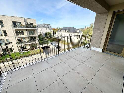 große Loggia - 3 Zimmer Etagenwohnung zur Miete in Dresden