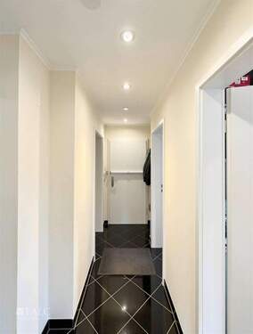 Flur - (KI generiert) - 