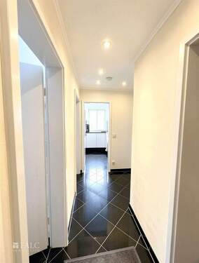 Flur EG - (KI generiert) - 