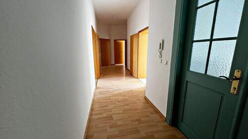Flur - 3 Zimmer Etagenwohnung in Chemnitz