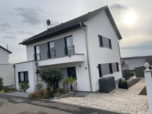 Straßenansicht - 5 Zimmer Einfamilienhaus zum Kaufen in Pforzheim
