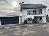 Straßenansicht - 5 Zimmer Einfamilienhaus in Pforzheim
