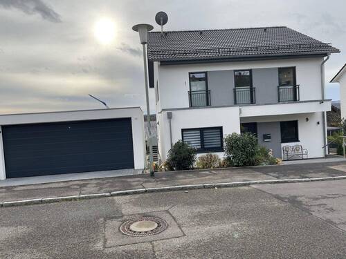 Straßenansicht - 5 Zimmer Einfamilienhaus in Pforzheim