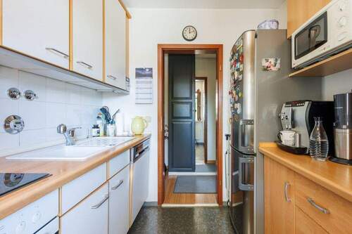 Helle Einbauküche - 