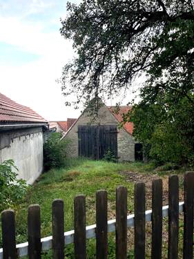 Einfahrt Scheune (1).jpg - 6 Zimmer Bauernhaus, Landhaus in Colmberg