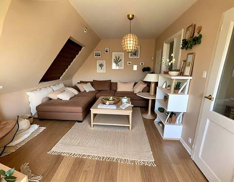 Wohnzimmer - Süßes 2 Zimmer-DG-Apartment mit Fahrstuhl