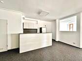 Empfang mit Küchentheke.jpg - 6 Zimmer Büro zur Miete in Tettnang