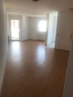 Wohnbereich - !! Verkauft !! 2,5 Zimmerwohnung mit Balkon, Terrasse und TG