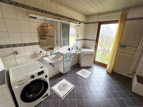 Bad mit Waschmaschinenanschluss - 
