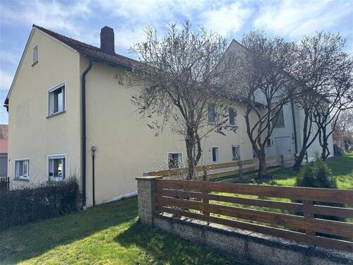 Anwesen mit zwei seperate Einfamilienhäuser - 