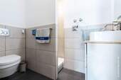Badezimmer mit Dusche - 