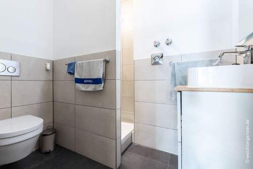 Badezimmer mit Dusche - 