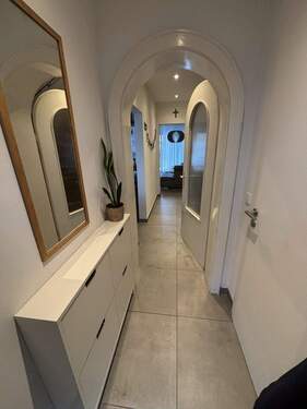 Flur - 5 Zimmer Reihenmittelhaus in Nürnberg