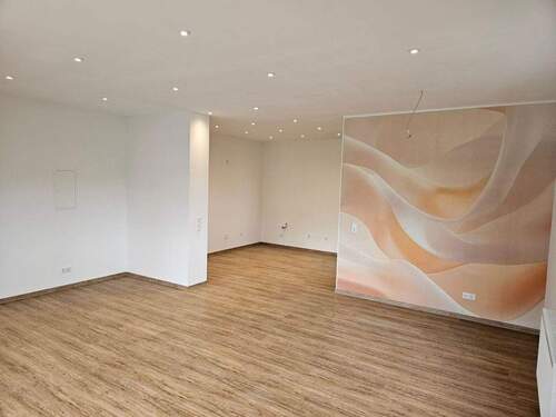 Wohn- und Esszimmer - 3 Zimmer Terrassenwohnung zur Miete in Eisenberg-Steinborn