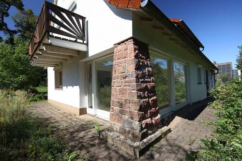 BESONDERS - 7 Zimmer Einfamilienhaus zum Kaufen in Darmstadt