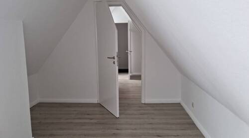 04-Zimmer_Spitzboden - Etagenwohnung mit 64,00 m² in Eutin zur Miete