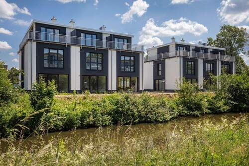 Hausansicht - 4 Zimmer Einfamilienhaus zum Kaufen in Hamburg