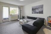 Wohnzimmer - 2 Zimmer Etagenwohnung zum Kaufen in Achim