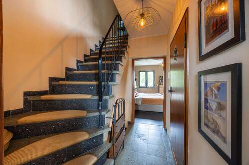 Treppenhaus (2. OG) - 