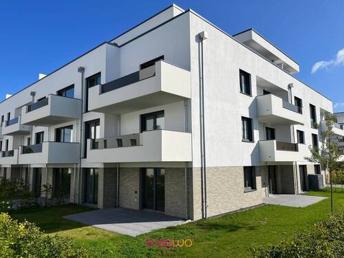 Die Außenansicht auf den garten und die Terrassen - Stabile Seitenlage: Wohnung, Garten in L-Form und zwei Terrassen!