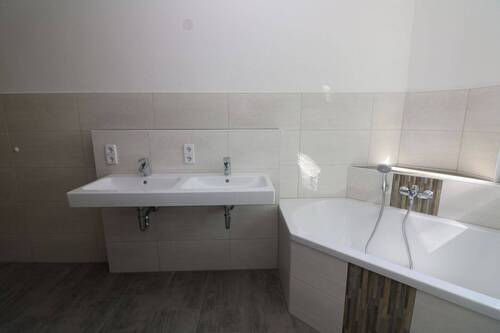 Beispiel Bad - 4 Zimmer Etagenwohnung in Freiberg