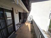 großzügiger Süd-Balkon mit Markiese - 