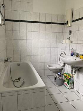 Bad_Bild1 - 3 Zimmer Etagenwohnung zur Miete in Lüdenscheid