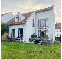 Mittelkalbach: Moderne Doppelhaushälfte mit großzügigem Garten und Einbauküche