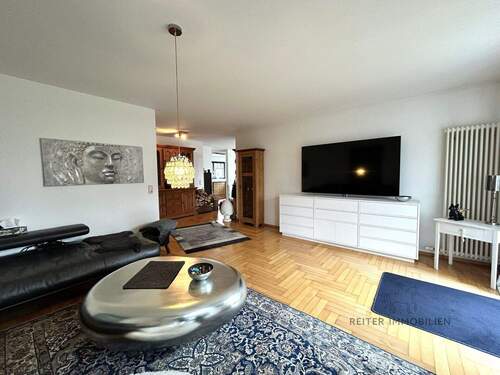 großzügiges Wohnzimmer mit Terrassen-und Gartenzugang - Doppelhaushälfte mit 150,00 m&sup2; in Kalbach zur Miete