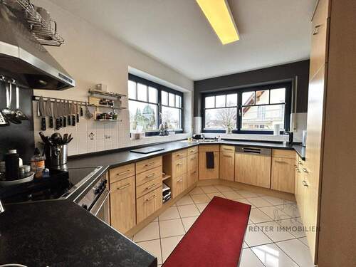 Voll ausgestattete Einbauküche - 