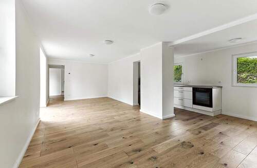 Wohnzimmer hinten - 3 Zimmer Bungalow zum Kaufen in Berlin