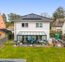 Hochwertiges Einfamilienhaus mit Pool und bester Ausstattung in Toplage von Falkensee