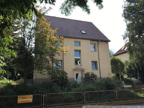 Straßenseite - Schöne 2-R-WE im Dresdn - Etagenwohnung in Dresden