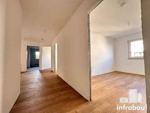 Flur - 4 Zimmer Etagenwohnung in Stadtbergen / Leitershofen