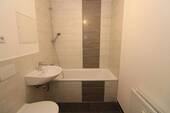 Bad mit Wanne - 3 Zimmer Etagenwohnung in Freiberg