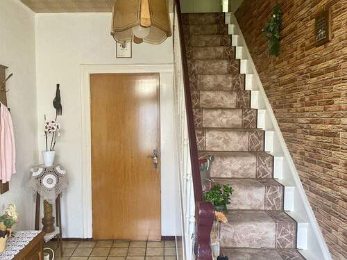 Eingangsbereich/ Flur EG - 7 Zimmer Einfamilienhaus zum Kaufen in Albersdorf