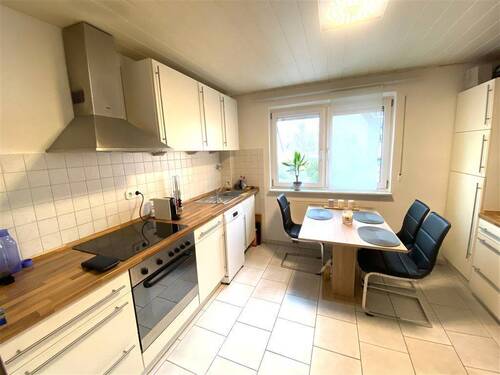 Einbauküche vorhanden - Etagenwohnung mit 67,00 m² in Rednitzhembach zur Miete