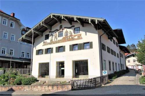 Straßenansicht - 6 Zimmer Etagenwohnung in Ruhpolding