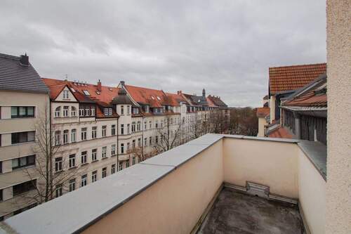 Balkon Straßenseite - 