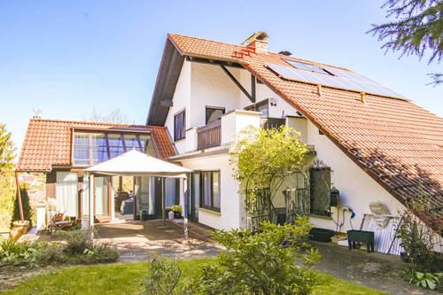 Aussenansicht - Barrierearmes Einfamilienhaus mit separater Einliegerwohnung und Wintergarten in EuerbachOT