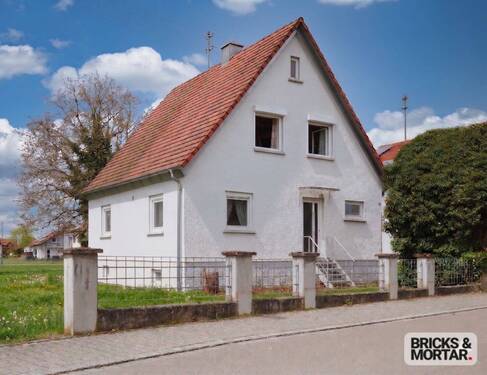Haus Ansicht 01 - 5 Zimmer Einfamilienhaus zum Kaufen in Illertissen / Jedesheim