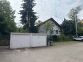 Garagen/Stellplatz - 