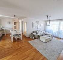 Helle 4-Zimmer-Wohnung mit Balkon in ruhiger und zentraler Lage, optional TG-Stellplatz - Waiblingen