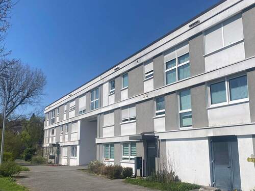 Hausansicht - 4 Zimmer Etagenwohnung zum Kaufen in Waiblingen