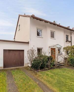 Hausansicht - Tolles Reiheneckhaus mit viel Platz in schöner Lage von Fürth (Unterfarrnbach)